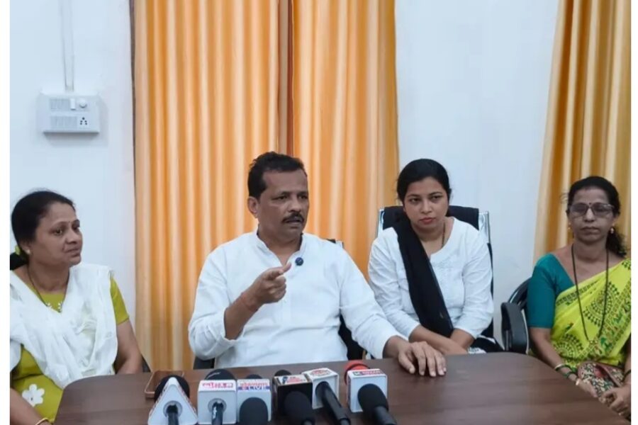 सावंतवाडी नगरपरिषदेत अंतर्गत वाद चव्हाट्यावर; संजू परब यांचा सवालांचा भडिमार
